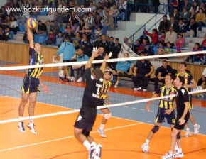 BOZKURT, ILK MA�TA FENER�E BOYUN EGDI 0-3